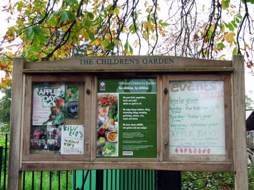 childrens-garden-noticeboard-730093